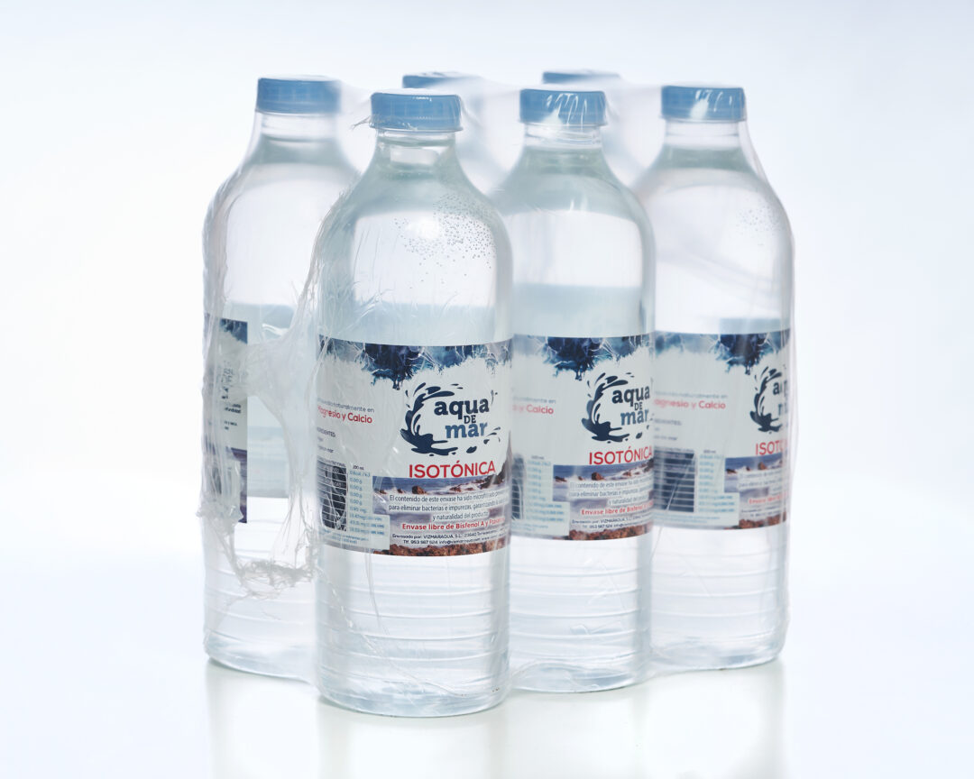 Beber aqua de mar (agua de mar) aporta una gran cantidad de minerales al organismo y ayuda a la prevención de determinadas enfermedades.