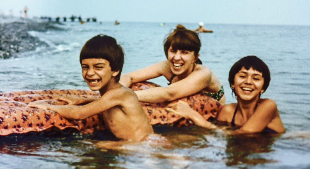 Rompimos paradigmas sobre cómo tomar agua y cuidar de la salud. Seguimos educando y cuidando a quienes deciden tomar agua de mar con nosotros