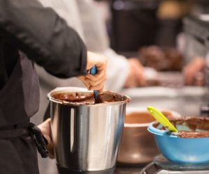 Agua de mar en repostería una forma sorprendente de potenciar sabores dulces