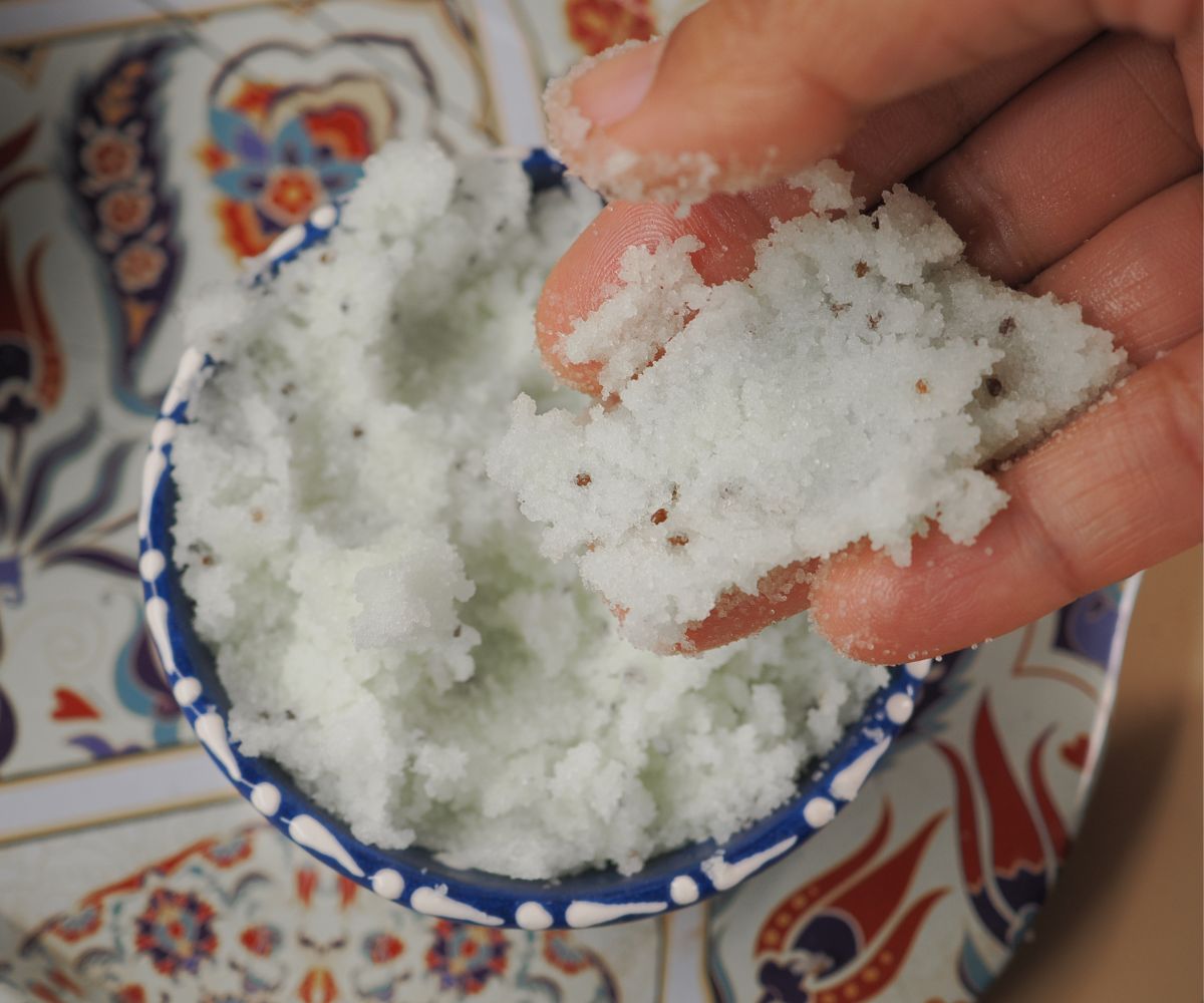 exfoliante con agua de mar